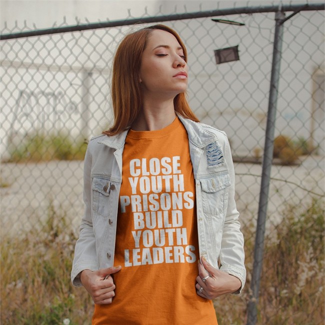 Dígame Concejal Close Youth Prisons Build Youth Leaders Tee RSGAT